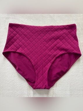 Lululemon Waterside High-Waisted Magenta Quilted Bathing Suit Bottoms 14